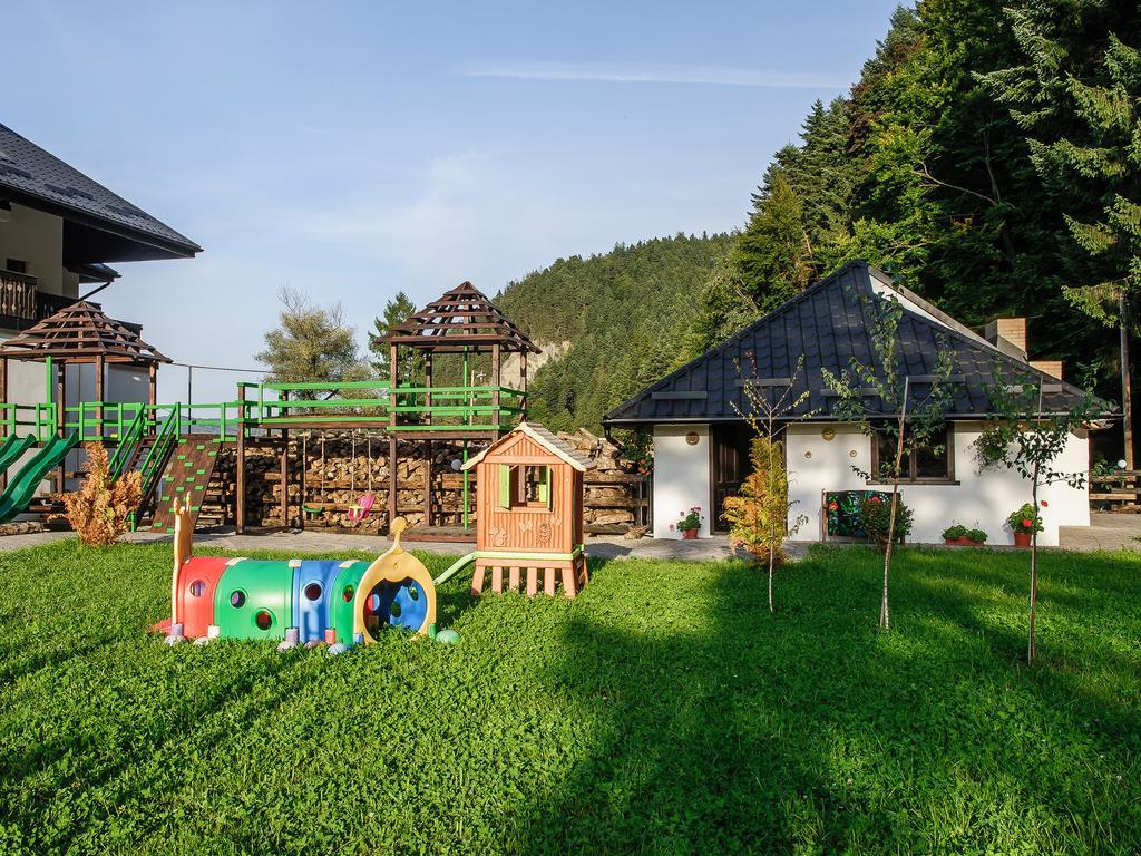 La Conac In Bucovina Hotel กูรา ฮูมอรูลุย ภายนอก รูปภาพ