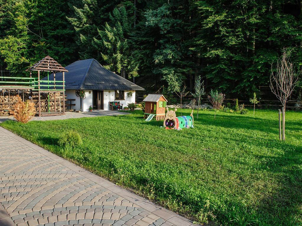 La Conac In Bucovina Hotel กูรา ฮูมอรูลุย ภายนอก รูปภาพ