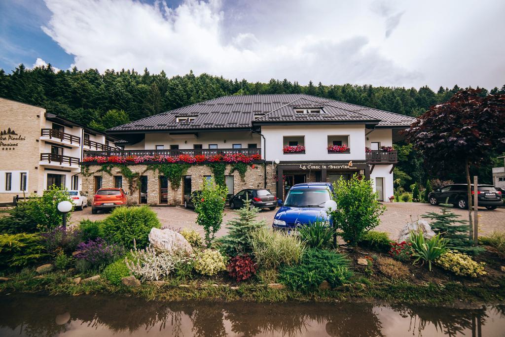 La Conac In Bucovina Hotel กูรา ฮูมอรูลุย ภายนอก รูปภาพ