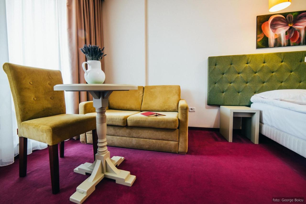 La Conac In Bucovina Hotel กูรา ฮูมอรูลุย ภายนอก รูปภาพ