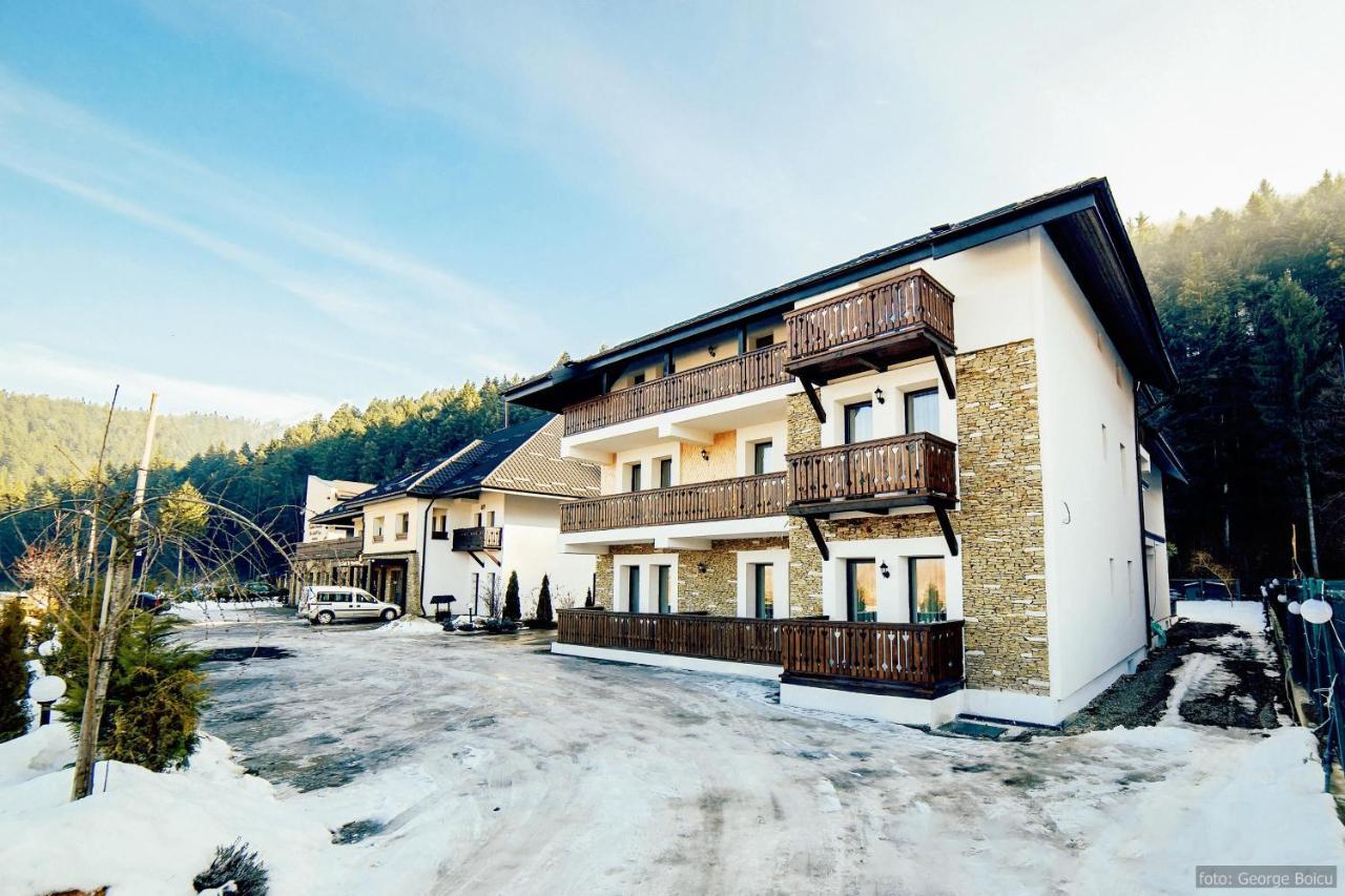 La Conac In Bucovina Hotel กูรา ฮูมอรูลุย ภายนอก รูปภาพ
